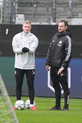 Jonathan Burkardt (Eintracht Frankfurt) im Aufbautraining - Frankfurt 27.01.2026: Eintracht Frankfurt Abschlusstraining, Deutsche Bank Park, 8. Spieltag Champions League