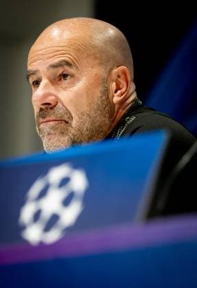 EINDHOVEN - PSV Eindhoven coach Peter Bosz during a press conference, PK, Pressekonferenz at the Philips Stadium on the day before the Champions League match against Bayern Munich. IRIS VAN DEN BROEK ANP xVIxANPxSportx xxANPxIVx 548753854 originalFilename: 548753854.jpg