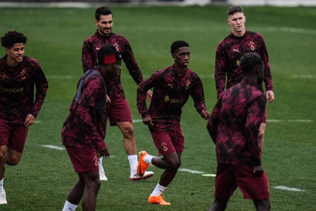 Galatasaray complete preparations for UEFA Champions League clash against Manchester City ISTANBUL, TURKIYE - JANUARY 27: New signing Yaser Asprilla (C) takes part in a training session at Kemerburgaz Metin Oktay Facilities in Istanbul, Turkiye on January 27, 2026. Galatasaray completed their preparations under the supervision of head coach Okan Buruk ahead of the UEFA Champions League Week 8 away match against Manchester City. Hakan Akgun Anadolu Istanbul Turkey. Editorial use only. Please get in touch for any other usage.  Copyright: x2026xAnadoluxHakanxAkgunx