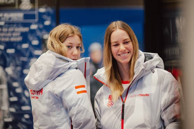 OLYMPICS - Winter Olympic Games, Olympische Spiele, Olympia, OS Milano Cortina 2026 VIENNA,AUSTRIA,26.JAN.26 - OLYMPICS - Winter Olympic Games Milano Cortina 2026, preview, OEOC equipping. Image shows Lisa Hoerhager (AUT) and Nina Astner (AUT).  GEPAxpictures xAlexanderxSolc