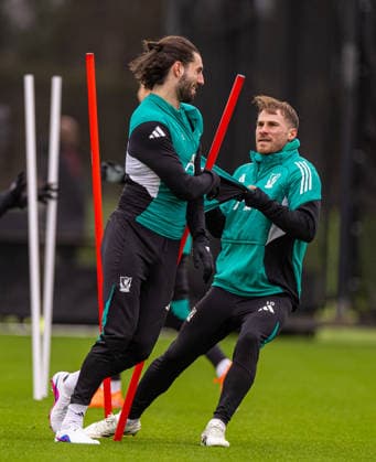 Football - UEFA Champions League - Liverpool FC v QarabaÄü FK - MD-1 LIVERPOOL, ENGLAND - Tuesday, January 27, 2026: Liverpool s Alexis Mac Allister (R) ands Dominik Szoboszlai during a training session at the AXA Training Centre ahead of the UEFA Champions League match between Liverpool FC and QarabaÄü FK. (Photo by David Rawcliffe Propaganda) LIVERPOOL AXA Training Centre MERSEYSIDE ENGLAND  Copyright: xDavidxRawcliffex P2026-01-27-Liverpool_ Qarabag_MD-1-17