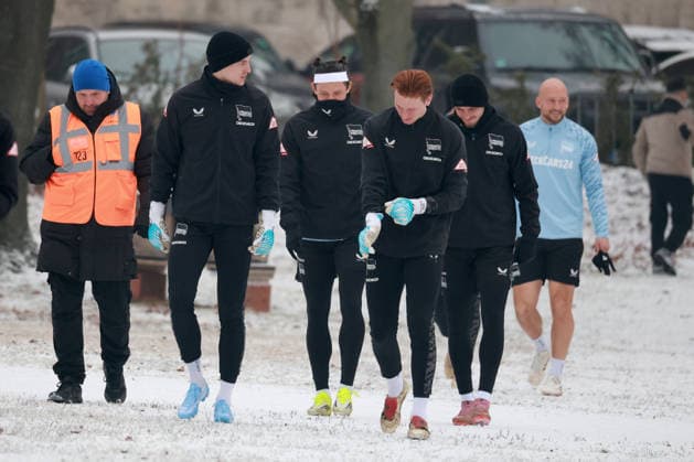 DEU, DFL, 2. FBL Hertha BSC, Training, 27.01.2026, Sportforum, Berlin, DEU, DFL, 2. FBL Hertha BSC, Training, im Bild Hertha-Spielerkreis im Schnee DFL - regulations prohibit any use of Photographs as image sequences and or quasi-video