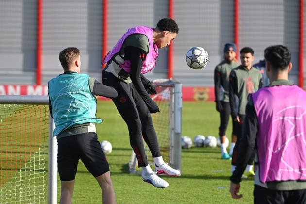 Jamal MUSIALA (Bayern Muenchen),Aktion,Kopfball. Vorschau Fussball Champions League,Saison 2025 26, Ligaphase Abschlusstraining,Training PSV Eindhoven - FC Bayern Muenchen am 27.01.2026.