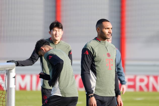 Jonathan Tah (FC Bayern Muenchen, 04) mit Minjae Kim (FC Bayern Muenchen, 03) und Luis Diaz (FC Bayern Muenchen, 14), GER, Abschlusstraining, FC Bayern Muenchen, Fussball, UEFA Champions League, Liga-Phase, 8. Spieltag, Saison 2025 2026, 27.01.2026, GER, Abschlusstraining, FC Bayern Muenchen, Fussball, UEFA Champions League, Liga-Phase, 8. Spieltag, Saison 2025 2026, 27.01.2026 Muenchen Copyright: xEibner-Pressefoto JennixMaulx EP_JML