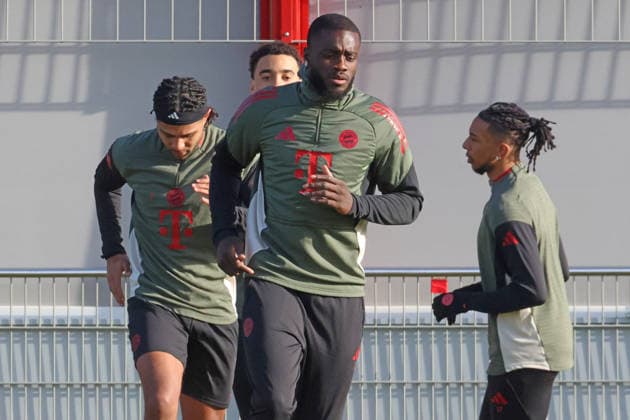 2 Dayot Upamecano, 7 Serge Gnabry, 42 Jamal Musiala, 17 Michael Olise, laufen, Portraet, Portrait, Fussball Abschlusstraining UEFA Champions League Spiel - PSV Eindhoven vs. FC Bayern München 27.01.2026 Trainingsgelände, Säbenerstr. FOTO: Mladen Lackovic LakoPress