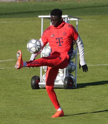 27.01.2026, FC Bayern Training Muenchen, Fussball, im Bild: Bara Sapoko Ndiaye