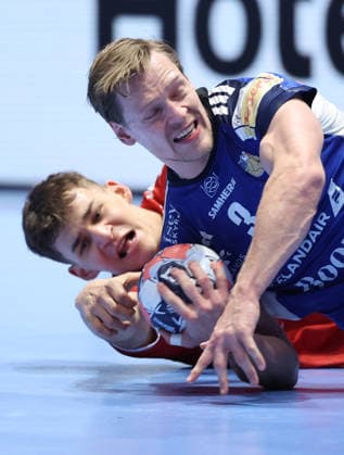 Switzerland v Iceland - MenÂ s EHF EURO 2026 MALMO, SWEDEN - JANUARY 27: Gino Steenaerts of Switzerland and Janus Dadi Smarason of Iceland in action during the Men s EHF Euro 2026 match between Iceland and Switzerland at Malmo Arena on January 27, 2026 in Malmo, Sweden.  SanjinxStrukic PIXSELL