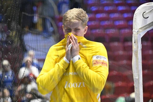 MALMÖ, SWEDEN 20260127 Switzerland s Felix Aellen scores at Iceland s goalkeeper Viktor Hallgrimsson in action during the 2026 EHF European Men s Handball Championship (the EHF Euro 2026) main round round match between Switzerland and Iceland at Malmö Arena, in Malmö, Sweden, on January 27, 2026. MALMÖ SWEDEN x50090x