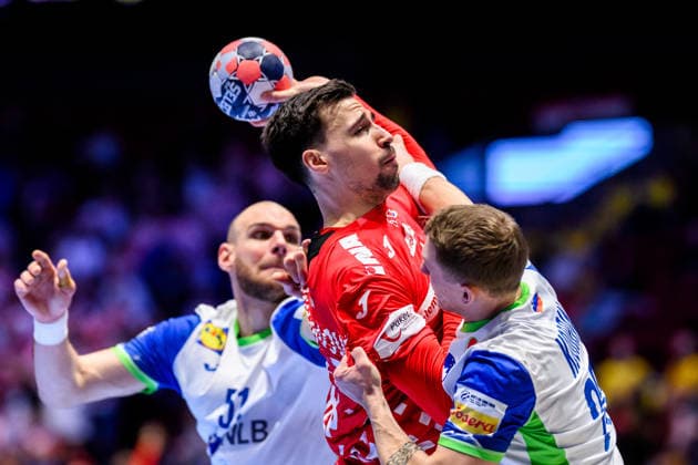 260127 Ivan Martinovic of Croatia and Tilen Kodrin of Slovenia during the EHF European Handball Championship main round match between Slovenia and Croatia on January 27, 2026 in Malmö. Photo: Petter Arvidson BILDBYRAN kod PA PA1141 handball handboll handball handbolls-em 2026 slovenien slovenia croatia kroatien ehf european handball championship bbeng grappa33 Copyright: PETTERxARVIDSON BB260127PA082
