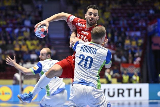 MALMÖ, SVERIGE 20260127 Croatia s Zvonimir Srna against Slovenia s Tilen Kodrin during the 2026 EHF European Men s Handball Championship (the EHF Euro 2026) main round round match between Slovenia and Croatia at Malmö Arena, in Malmö, Sweden, on January 27, 2026. MALMÖ SVERIGE x50090x