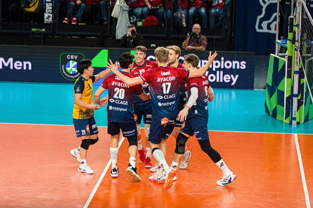 Volleyball I Herren I Saison 2025-2026 I CEV Champions League I CLVM72 I SVG Lüneburg - Asseco Resovia Rzeszow I 27.01.2026 Die Mannschaft der SVG Lüneburg jubelt nach Punktgewinn Copyright: xLobeca Bjorn-OlexKehmx