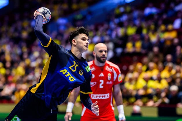 260127 Nikola Roganovic of Sweden during the EHF European Handball Championship main round match between Sweden and Hungary on January 27, 2026 in Malmö. Photo: Petter Arvidson BILDBYRAN kod PA PA1142 handball handboll handball handbolls-em 2026 sverige sweden hungary ehf european handball championship ungern bbeng Copyright: PETTERxARVIDSON BB260127PA139