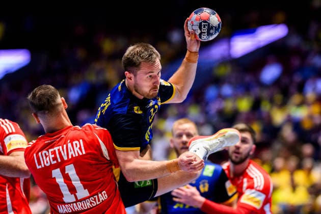 260127 Albin Lagergren of Sweden and Patrik Ligetvari of Hungary during the EHF European Handball Championship main round match between Sweden and Hungary on January 27, 2026 in Malmö. Photo: Petter Arvidson BILDBYRAN kod PA PA1142 handball handboll handball handbolls-em 2026 sverige sweden hungary ehf european handball championship ungern bbeng Copyright: PETTERxARVIDSON BB260127PA156