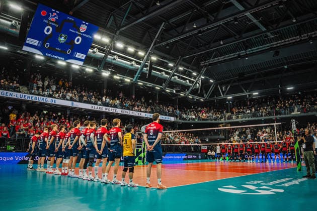 Volleyball Herren CEV Champions League 2026 SVG Lüneburg vs. Asseco Resovia Rzeszow 27.01.2026 Die Mannschaften bei der Champions-League-Hymne