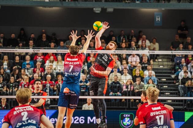 Volleyball Herren CEV Champions League 2026 SVG Lüneburg vs. Asseco Resovia Rzeszow 27.01.2026 Cezary Sapinski ( 25 Asseco Resovia Rzeszow) gegen den Block von Joscha Kunstmann ( 7 SVG Lüneburg)