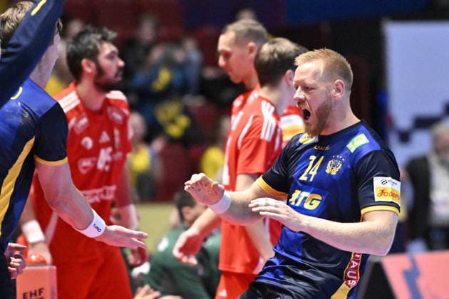 MALMÖ, SVERIGE 20260127 Sveriges Jim Gottfridsson jublar efter att ha gjort mal under matchen i mellanrundan i handbolls-EM mellan Sverige och Ungern i Malmö Arena, Malmö, Sverige, 25 januari, 2026. MALMÖ SVERIGE x50090x