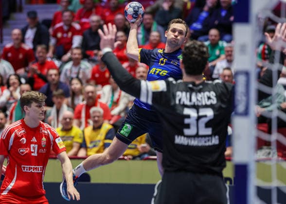 Sweden v Hungary - MenÂ s EHF EURO 2026 MALMO, SWEDEN - JANUARY 27: Bence Imre, Hampus Wanne during the Men s EHF Euro 2026 match between Sweden adn Hungary at Malmo Arena on January 27, 2026 in Malmo, Sweden.  SanjinxStrukic PIXSELL