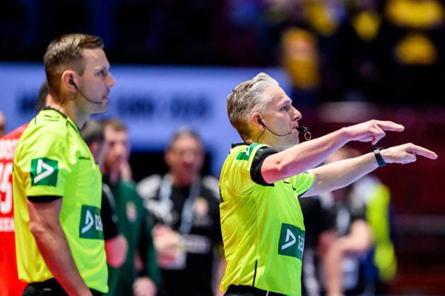 260127 Referee Tobias Tönnies and Robert Schulze during the EHF European Handball Championship main round match between Sweden and Hungary on January 27, 2026 in Malmö. Photo: Petter Arvidson BILDBYRAN kod PA PA1142 handball handboll handball handbolls-em 2026 sverige sweden hungary ehf european handball championship ungern bbeng Copyright: PETTERxARVIDSON BB260127PA269