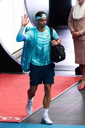 Lorenzo Musetti of Italy enters the court for his quarterfinal match Australian Open tennis tournament, Day Eleven, Melbourne Park, Australia - 28 Jan 2026Melbourne Melbourne Park Victoria (VIC) Australia  Copyright: xRachelxBach Shutterstockx 16403682ap