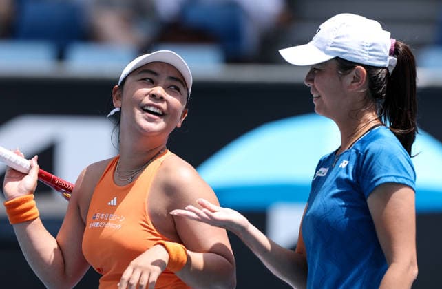 (260128) -- MELBOURNE, Jan. 28, 2026 -- Wu Fang-Hsien Hozumi Eri (L) react during the women s doubles quarterfinal match between Zhang Shuai (China) Elise Mertens (Belgium) and Wu Fang-Hsien (Chinese Taipei) Hozumi Eri (Japan) at the Australian Open tennis tournament in Melbourne, Australia, Jan. 28, 2026. ) (SP)AUSTRALIA-MELBOURNE-TENNIS-AUSTRALIAN OPEN-WOMEN S DOUBLES-QUARTERFINALS MaxPing 