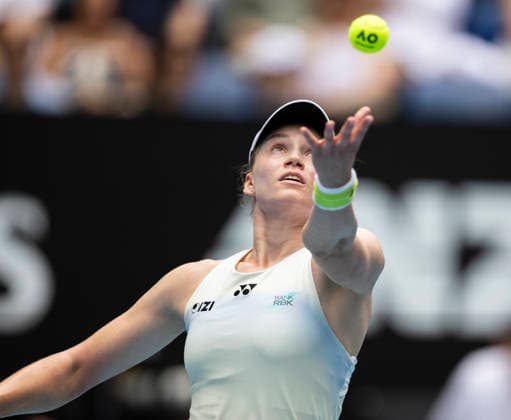 (260128) -- MELBOURNE, Jan. 28, 2026 -- Elena Rybakina serves during the women s singles quarterfinal match between Elena Rybakina of Kazakhstan and Iga Swiatek of Poland at the Australian Open tennis tournament in Melbourne, Australia, Jan. 28, 2026. (Photo by Xinhua) (SP)AUSTRALIA-MELBOURNE-TENNIS-AUSTRALIAN OPEN-WOMEN S SINGLES-QUARTERFINALS HuxJingchen 