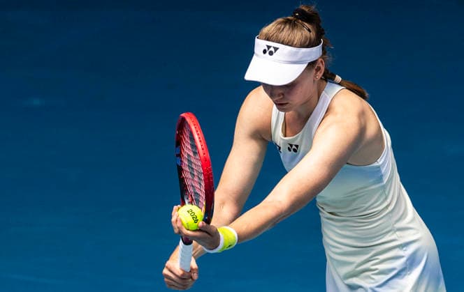 (260128) -- MELBOURNE, Jan. 28, 2026 -- Elena Rybakina serves during the women s singles quarterfinal match between Elena Rybakina of Kazakhstan and Iga Swiatek of Poland at the Australian Open tennis tournament in Melbourne, Australia, Jan. 28, 2026. (Photo by Xinhua) (SP)AUSTRALIA-MELBOURNE-TENNIS-AUSTRALIAN OPEN-WOMEN S SINGLES-QUARTERFINALS HuxJingchen 