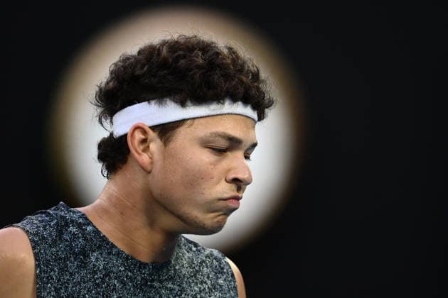 TENNIS AUSTRALIAN OPEN, Ben Shelton of the USA reacts during his men™s Quarterfinal against Jannik Sinner of Italy on day 11 of the 2026 Australian Open tennis tournament at Melbourne Park in Melbourne, Wednesday, January 28, 2026. ( NO ARCHIVING MELBOURNE VICTORIA AUSTRALIA  Copyright: xJOELxCARRETTx 20260128186390211958