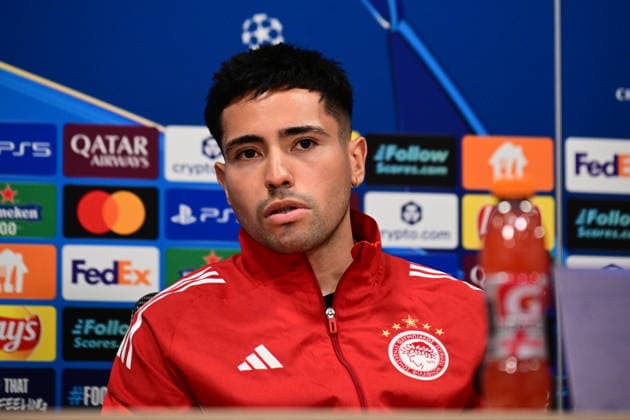 UEFA Champions League, Ajax vs Olympiacos FC - JosÃ Luis Mendilibar coach and Francisco Ortega player of Olympiacos attent a press conference, PK, Pressekonferenz prior to the UEFA Champions League league phase matchday 8 soccer match between Ajax and Olympiacos at Johan Cruyff Arena in Amsterdam, Netherlands, 27 January 2025. IMAGO ONE INCH PRODUCTIONS AMSTERDAM NETHERLANDS Copyright: xOnexInchxProductionsx 6827055