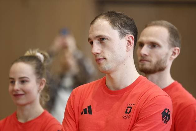 Verabschiedung der Olympiateilnehmer 2026 27.01.2026, Erfurt, egapark, Danakil, Verabschiedung der Thueringer Wintersportler, die an den Olympischen Winterspielen 2026 in Mailand und Cortina teilnehmen im Bild: Sophie Warmuth (Eisschnelllauf, ESC Erfurt), Hendrik Dombek (Eisschnelllauf, Muenchener Eislauf Verein) und Patrick Beckert (Eisschnelllauf, ESC Erfurt) *** Farewell to the 2026 Olympic participants 27 01 2026, Erfurt, egapark, Danakil, Farewell to the Thuringian winter athletes participating in the 2026 Winter Olympics in Milan and Cortina in the picture Sophie Warmuth speed skating, ESC Erfurt , Hendrik Dombek speed skating, Muenchener Eislauf Verein and Patrick Beckert speed skating, ESC Erfurt