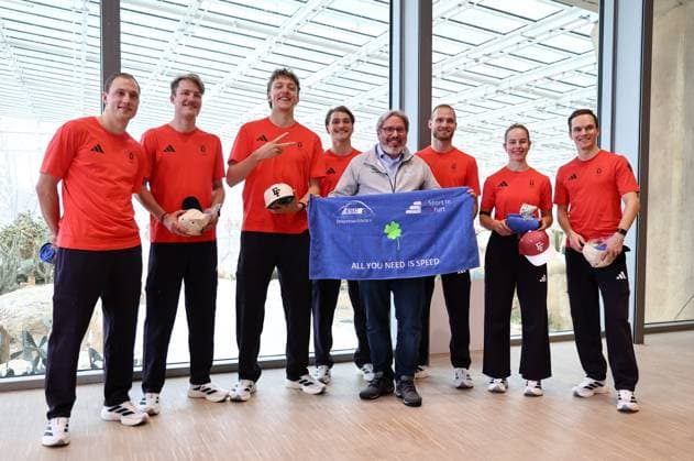 Verabschiedung der Olympiateilnehmer 2026 27.01.2026, Erfurt, egapark, Danakil, Verabschiedung der Thueringer Wintersportler, die an den Olympischen Winterspielen 2026 in Mailand und Cortina teilnehmen im Bild: Hendrik Dombek (Eisschnelllauf, Muenchener Eislauf Verein, Fridtjof Petzold (Eisschnelllauf, Crimmitschauer Polizeisportverein), Finn Sonnekalb (Eisschnelllauf, ESC Erfurt), Moritz Klein (Eisschnelllauf, ESC Erfurt), Marian Thoms (Vorstand ESC GF), Patrick Beckert (Eisschnelllauf, ESC Erfurt), Sophie Warmuth (Eisschnelllauf, ESC Erfurt) und Felix Maly (Eisschnelllauf, ESC Erfurt) *** Farewell to the 2026 Olympic participants 27 01 2026, Erfurt, egapark, Danakil, Farewell to the Thuringian winter athletes participating in the 2026 Winter Olympics in Milan and Cortina in the picture Hendrik Dombek speed skating, Muenchener Eislauf Verein, Fridtjof Petzold speed skating, Crimmitschauer Polizeisportverein , Finn Sonnekalb speed skating, ESC Erfurt , Moritz Klein speed skating, ESC Erfurt , Marian Thoms board ESC GF , Patrick Beckert speed skating, ESC Erfurt , Sophie Warmuth speed skating, ESC Erfurt and Felix Maly speed skating, ESC Erfurt