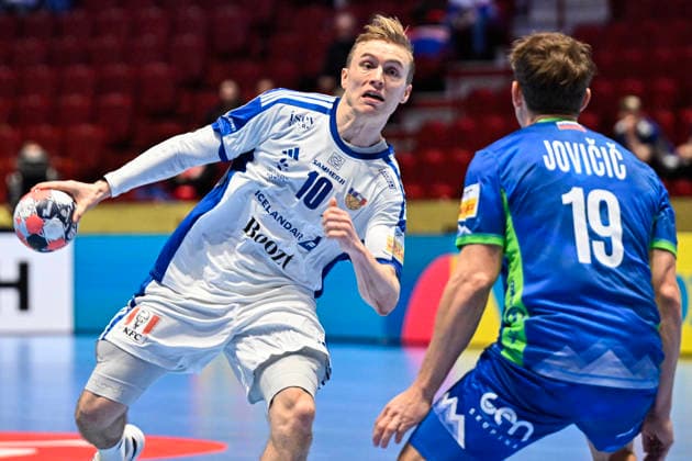 MALMÖ, SVERIGE 20260128 Iceland s Gisli Kristjansson against Slovenia s StaÅ¡ JoviÄiÄ‡ during the 2026 EHF European Men s Handball Championship (the EHF Euro 2026) main round match between Slovenia and Iceland at Malmö Arena, in Malmö, Sweden, on January 28, 2026. MALMÖ SVERIGE x50090x