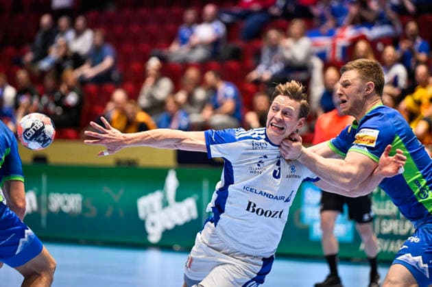 MALMÖ, SVERIGE 20260128 Iceland s Janus DaÃ°i Smarason against Slovenia s Kristjan HorÅ¾en during the 2026 EHF European Men s Handball Championship (the EHF Euro 2026) main round match between Slovenia and Iceland at Malmö Arena, in Malmö, Sweden, on January 28, 2026. MALMÖ SVERIGE x50090x