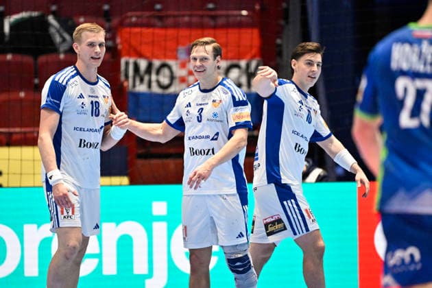 MALMÖ, SWEDEN 20260128 Iceland s ElliÃ°i ViÃ°arsson, Janus DaÃ°i Smarason and Orri Freyr Ãžorkelsson celebrates during the 2026 EHF European Men s Handball Championship (the EHF Euro 2026) main round match between Slovenia and Iceland at Malmö Arena, in Malmö, Sweden, on January 28, 2026. MALMÖ SWEDEN x50090x