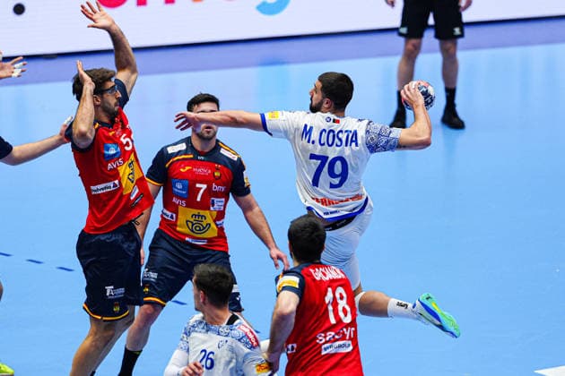 Wurf Tor Martim Costa (Portugal, 79) DEN, Spanien vs. Portugal, Handball, EHF Europameisterschaft 2026, Hauptrunde, Spieltag 4, 28.01.2026 DEN, Spanien vs. Portugal, Handball, EHF Europameisterschaft 2026, Hauptrunde, Spieltag 4, 28.01.2026 Herning Copyright: xEibner-Pressefoto MarcelxvonxFehrnx EP_MFN