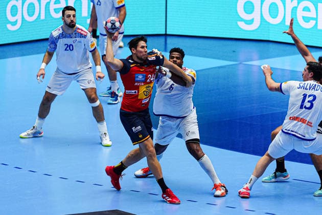 Daniel Dujshebaev (Spanien, 24), Victor Iturizza (Portugal, 08) DEN, Spanien vs. Portugal, Handball, EHF Europameisterschaft 2026, Hauptrunde, Spieltag 4, 28.01.2026 DEN, Spanien vs. Portugal, Handball, EHF Europameisterschaft 2026, Hauptrunde, Spieltag 4, 28.01.2026 Herning Copyright: xEibner-Pressefoto MarcelxvonxFehrnx EP_MFN
