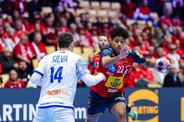 Rui Silva (Portugal, 14), Marcos Fis (Spanien, 22) DEN, Spanien vs. Portugal, Handball, EHF Europameisterschaft 2026, Hauptrunde, Spieltag 4, 28.01.2026 DEN, Spanien vs. Portugal, Handball, EHF Europameisterschaft 2026, Hauptrunde, Spieltag 4, 28.01.2026 Herning Copyright: xEibner-Pressefoto MarcelxvonxFehrnx EP_MFN
