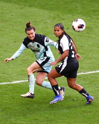 Gotham FC v SC Corinthians 28 January 2026, London - FIFA Womens Champions Cup - Semi Final - Gotham FC v SC Corinthians - Savannah Mccaskill of Gotham and Dayana Rodriguez of Corinthians - Photo: Jacques Feeney Offside. London UK Copyright: xJacquesxFeeneyx xOffsidexOffside