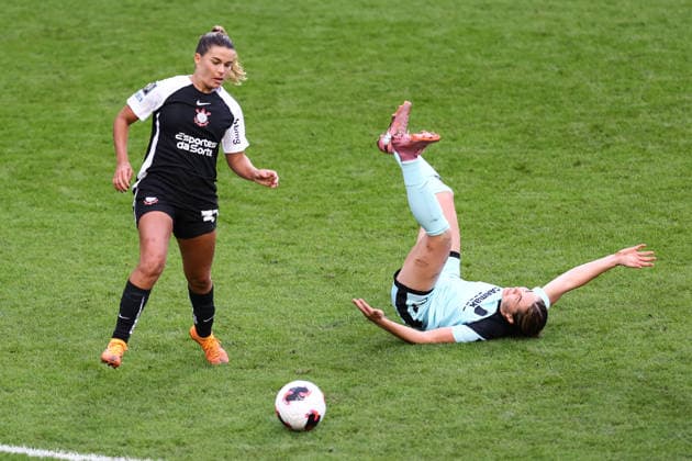 Gotham FC v SC Corinthians 28 January 2026, London - FIFA Womens Champions Cup - Semi Final - Gotham FC v SC Corinthians - Khyah Harper of Gotham and Dayana Rodriguez of Corinthians - Photo: Jacques Feeney Offside. London UK Copyright: xJacquesxFeeneyx xOffsidexOffside