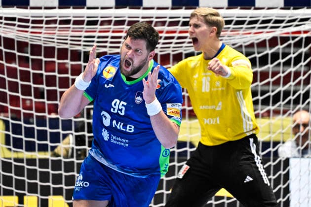 MALMÖ, SVERIGE 20260128 Slovenia s Matic SuholeÅ¾nik miss goal and Iceland s goalkeeper Viktor Gisli Hallgrimsson celebrates during the 2026 EHF European Men s Handball Championship (the EHF Euro 2026) main round match between Slovenia and Iceland at Malmö Arena, in Malmö, Sweden, on January 28, 2026. MALMÖ SVERIGE x50090x