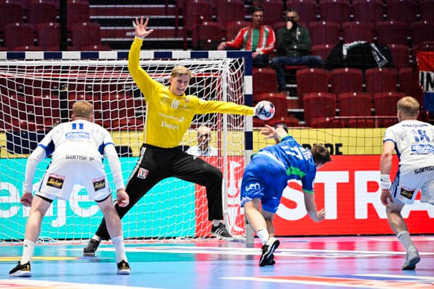 Slovenia s Domen Novak against Iceland s goalkeeper Viktor Gisli Hallgrimsson during the 2026 EHF European Men s Handball Championship (the EHF Euro 2026) main round match between Slovenia and Iceland at Malmö Arena, in Malmö, Sweden, on January 28, 2026. MALMÖ SWEDEN x50090x