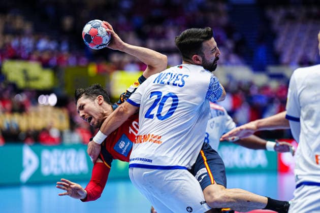 Alex Dujshebaev (Spanien, 10), Miguel Neves (Portugal, 20) DEN, Spanien vs. Portugal, Handball, EHF Europameisterschaft 2026, Hauptrunde, Spieltag 4, 28.01.2026 DEN, Spanien vs. Portugal, Handball, EHF Europameisterschaft 2026, Hauptrunde, Spieltag 4, 28.01.2026 Herning Copyright: xEibner-Pressefoto MarcelxvonxFehrnx EP_MFN