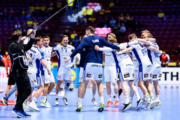 260128 Players of Iceland celebrates after the EHF European Handball Championship main round match between Slovenia and Iceland on January 28, 2026 in Malmö. Photo: Petter Arvidson BILDBYRAN kod PA PA1143 handball handboll handball handbolls-em 2026 slovenien slovenia island ehf european handball championship iceland bbeng jubel celebrates Copyright: PETTERxARVIDSON BB260128PA029