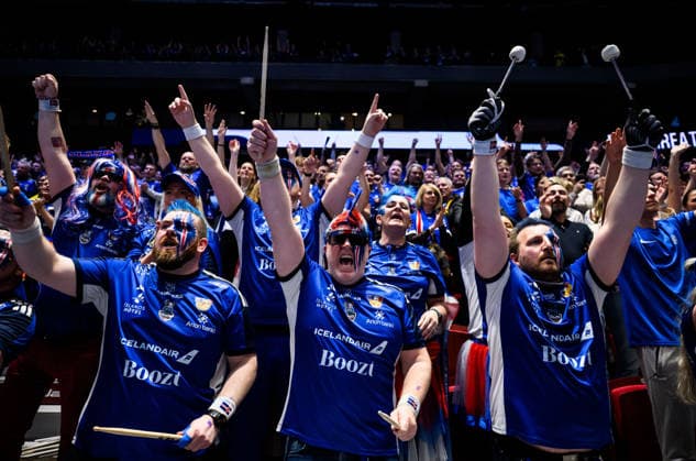 260128 Fans of Iceland celebrates after the EHF European Handball Championship main round match between Slovenia and Iceland on January 28, 2026 in Malmö. Photo: Petter Arvidson BILDBYRAN kod PA PA1143 handball handboll handball handbolls-em 2026 slovenien slovenia island ehf european handball championship iceland bbeng jubel celebrates Copyright: PETTERxARVIDSON BB260128PA033