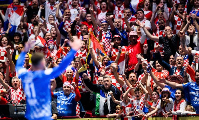 260128 Fans of Croatia celebrates during the EHF European Handball Championship main round match between Croatia and Hungary on January 28, 2026 in Malmö. Photo: Petter Arvidson BILDBYRAN kod PA PA1144 handball handboll handball handbolls-em 2026 croatia hungary kroatien ungern ehf european handball championship bbeng grappa33jubel celebrates Copyright: PETTERxARVIDSON BB260128PA037