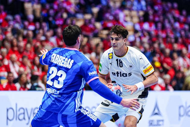 Ludovic Fabregas (Frankreich, 23), Julian Koester (Deutschland, 18) DEN, Deutschland vs. Frankreich, Handball, EHF Europameisterschaft 2026, Hauptrunde, Spieltag 4, 28.01.2026 DEN, Deutschland vs. Frankreich, Handball, EHF Europameisterschaft 2026, Hauptrunde, Spieltag 4, 28.01.2026 Herning Copyright: xEibner-Pressefoto MarcelxvonxFehrnx EP_MFN