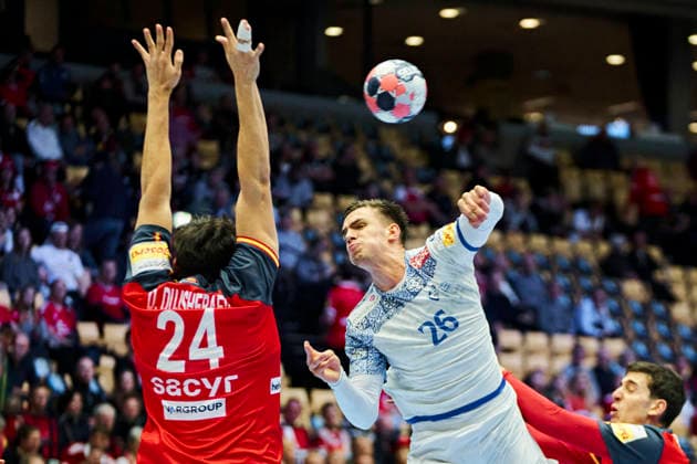 DENMARK EM Men s Handball: Spain - Portugal Portugal s Francisco Costa in a duel with Spain s Daniel Dujshebaev during the EHF Euro 2026 men s handball main round match between Spain and Portugal at Jyske Bank Boxen in Herning, Wednesday, January 28, 2026. (Photo: Thomas Traasdahl Ritzau Scanpix) , Herning Denmark Copyright: RitzauxScanpix ThomasxTraasdahlx spdk20260128-173615-L