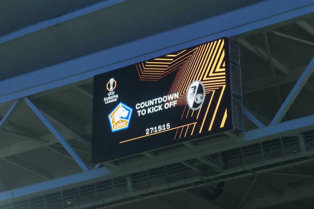 Countdown auf der Videowall , Frankreich, Fussball, UEFA Europa League, 8.Spieltag, Ligaphase, 2025 2026, OSC Lille vs. SC Freiburg, 28.01.2026, Pressekonferenz des SC Freiburg vor dem letzten Europa League Spiel in der Ligaphase, Pressegespräch, Stade Pierre-Mauroy, Lille, Frankreich, Pressekonferenz des SC Freiburg vor dem letzten Europa League Spiel in der Ligaphase, Pressegespräch Lille Stade Pierre-Mauroy DÃ partements Nord, Hauts-de-Fra Frankreich Copyright: xArnexAmbergx