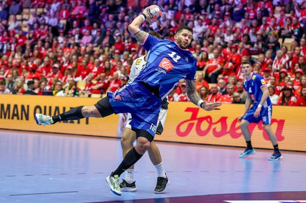 28.01.2026, Handball, Men s EHF EURO 2026, Deutschland - Frankreich, Jyske Bank Boxen in Herning, Dänemark, Main Round: Nicolas Tournat (France 11) wirft den Ball auf das Tor Dänemark