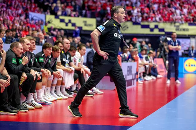 28.01.2026, Handball, Men s EHF EURO 2026, Deutschland - Frankreich, Jyske Bank Boxen in Herning, Dänemark, Main Round: Headcoach Alfred Gislason (Germany hc) gestikulierend am Spielfeldrand Dänemark