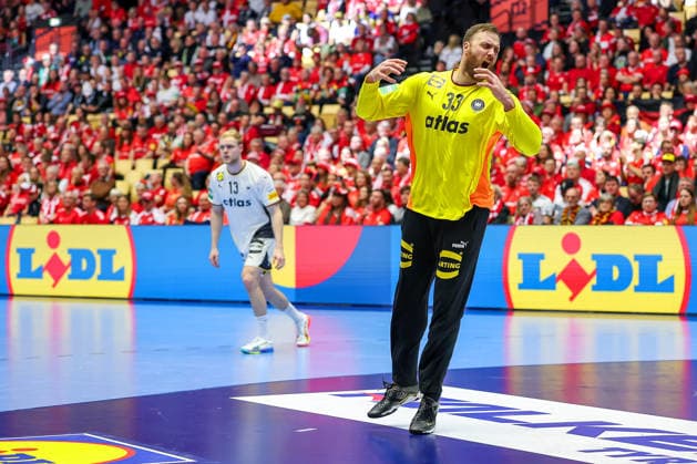 28.01.2026, Handball, Men s EHF EURO 2026, Deutschland - Frankreich, Jyske Bank Boxen in Herning, Dänemark, Main Round: Andreas Wolff (Germany 33) gestikulierend auf dem Spielfeld Dänemark